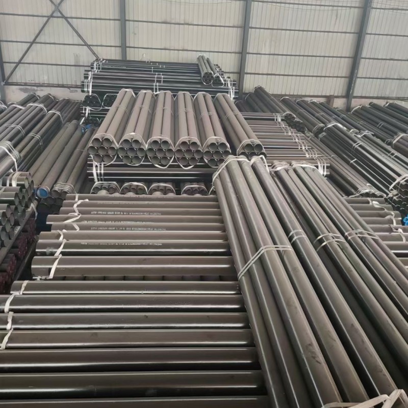 seamless black pipe