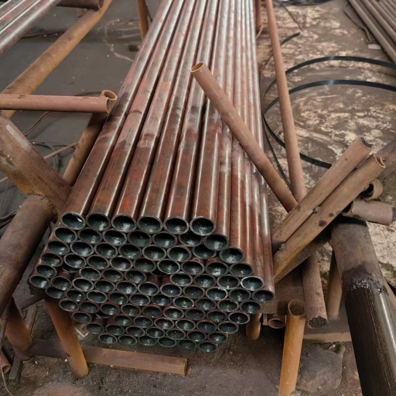 seamless black pipe